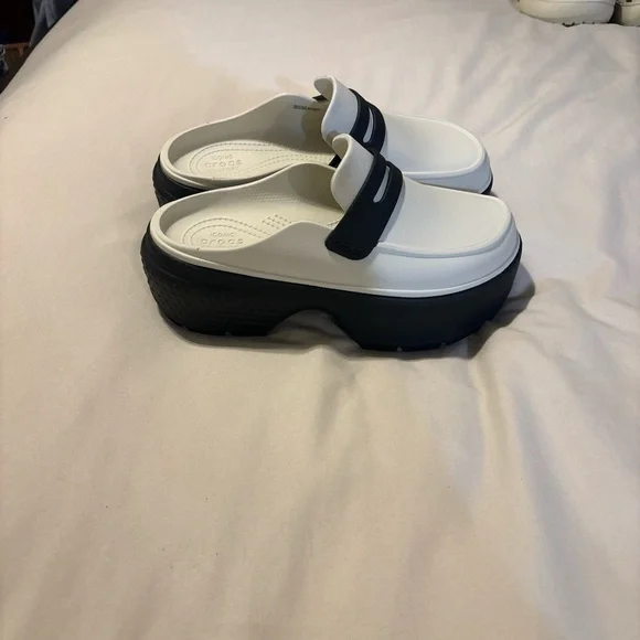 CROCS White and Black Platform Slides - Picture 1 of 2
